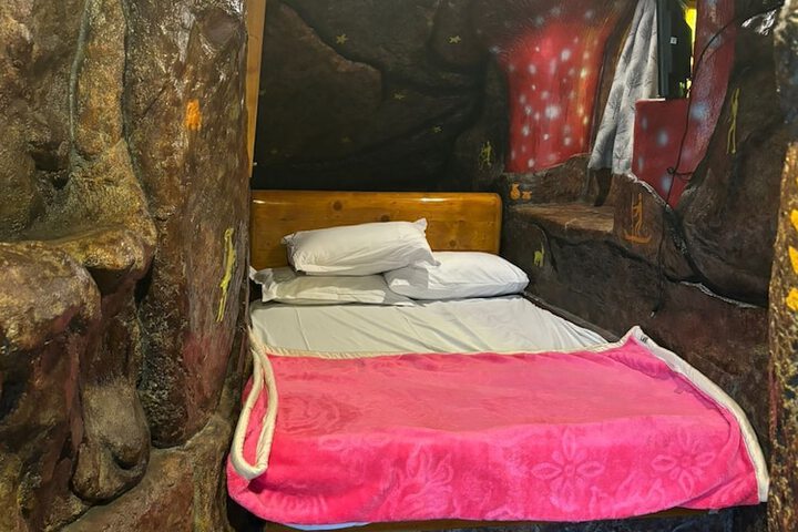 Room 41 of 122