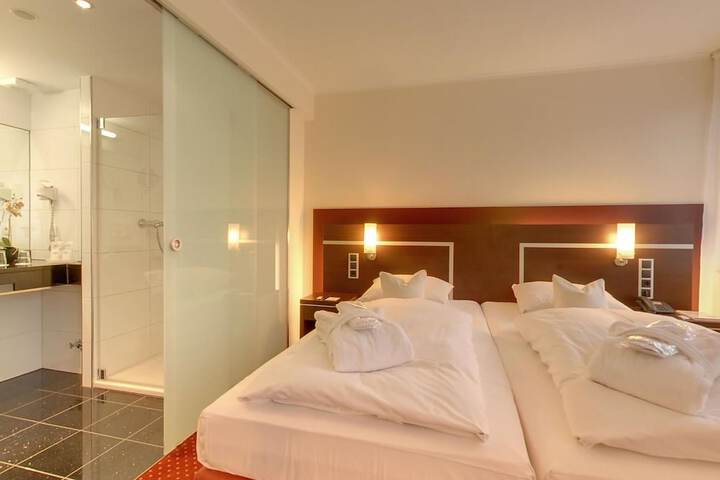 Room 13 of 46