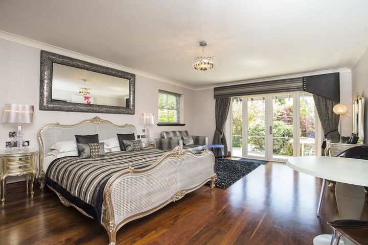 Room 2 of 46