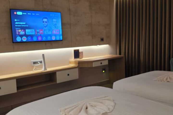Room 40 of 87
