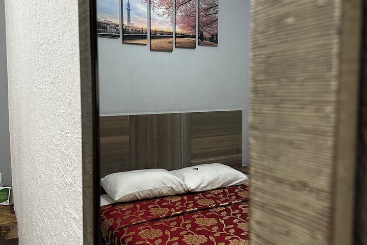 Room 3 of 81