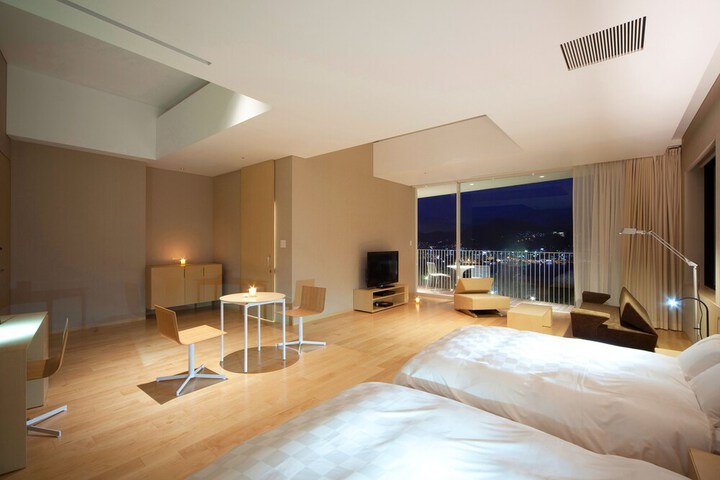 Room 20 of 187
