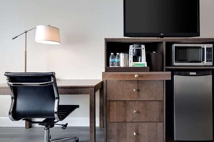 Room 9 of 38