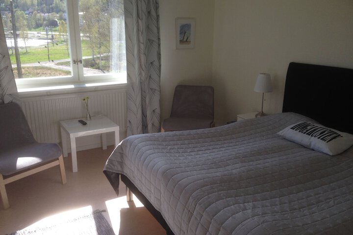 Room 4 of 34