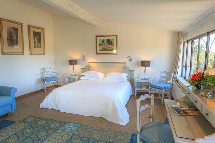 Room 10 of 50