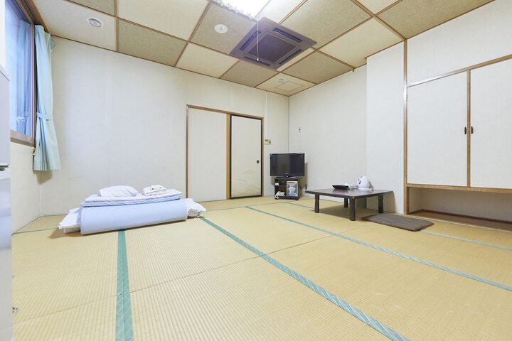 Room 11 of 46