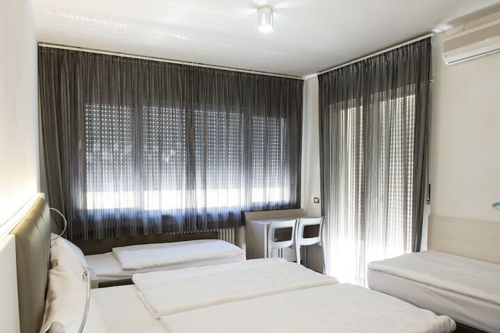 Room 9 of 41