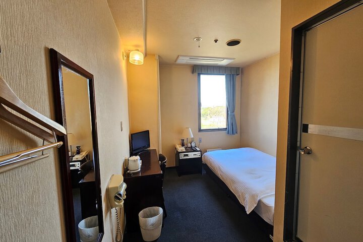 Room 13 of 34