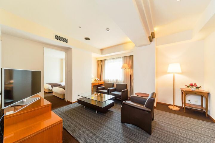 Room 14 of 36