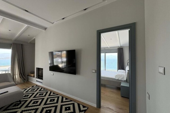 Room 7 of 48