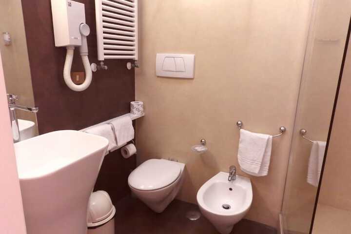 Room 104 of 180