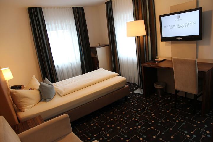 Room 5 of 47
