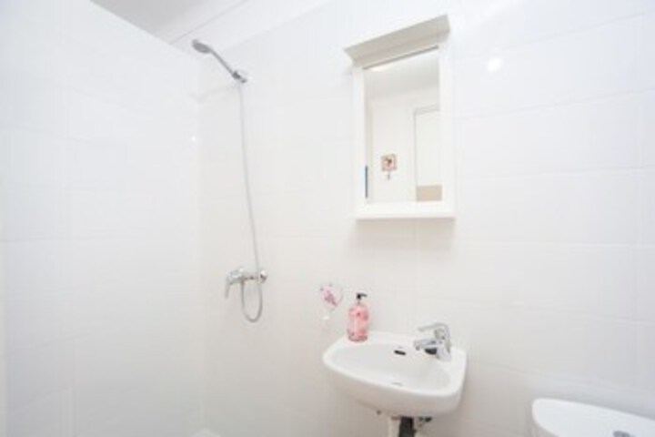 Room 3 of 25