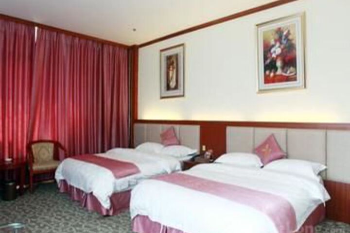 Room 8 of 26