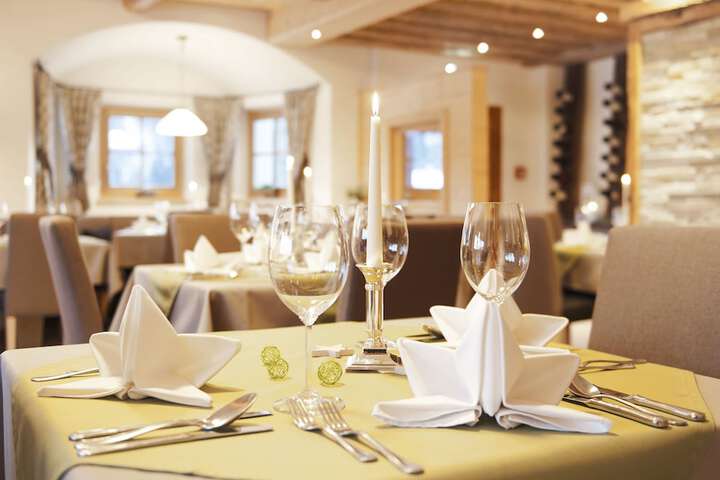 Dining 80 of 108