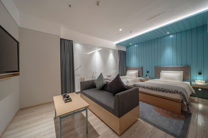Room 27 of 60