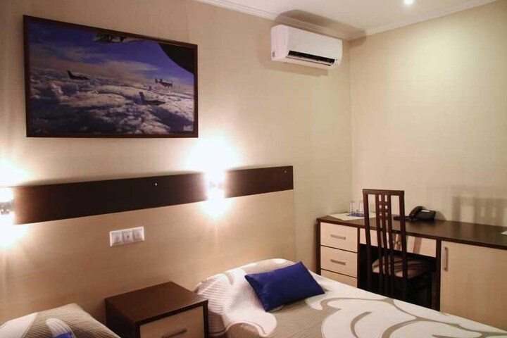 Room 13 of 44