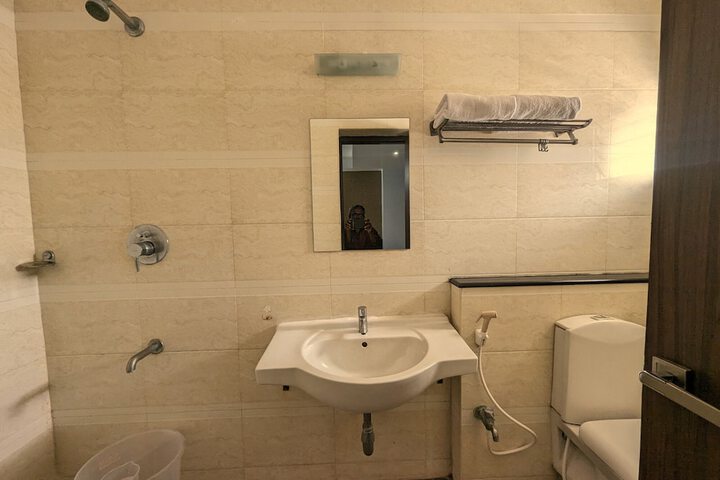 Room 21 of 35