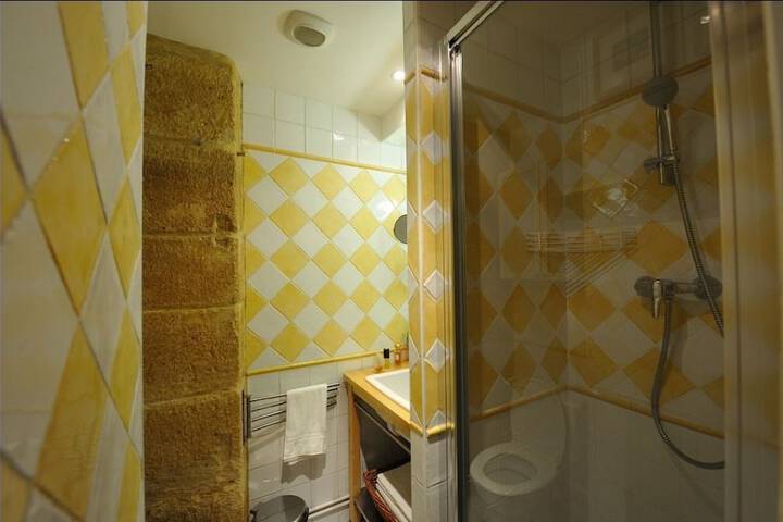 Room 609 of 648