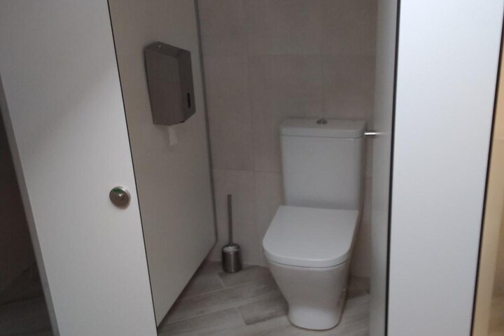 Room 35 of 49