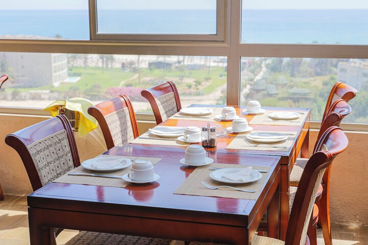 Dining 69 of 109