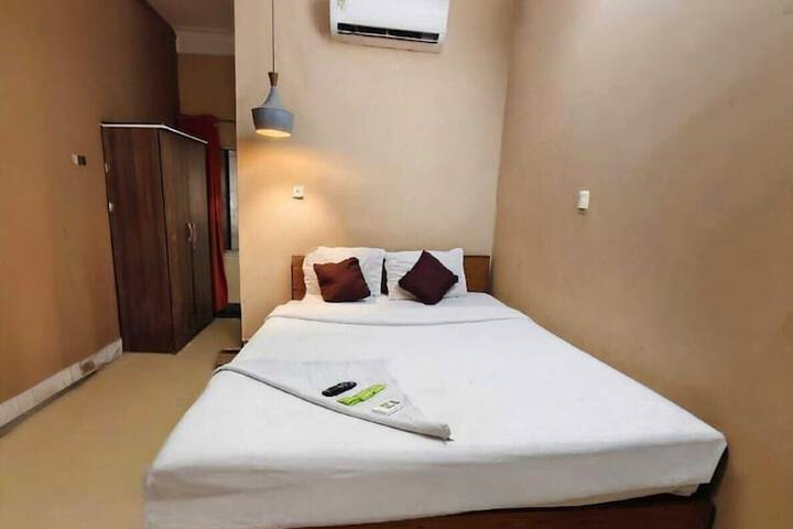 Room 54 of 83