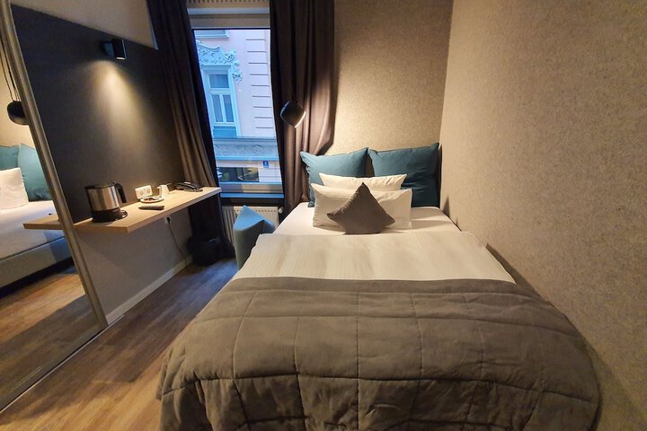 Room 7 of 41