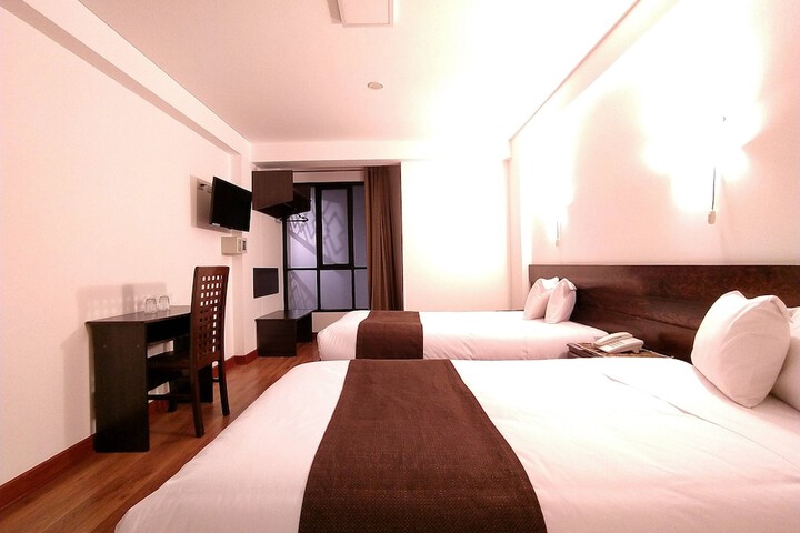 Room 4 of 75