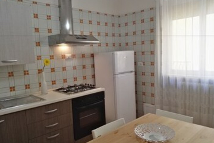 Room 9 of 11