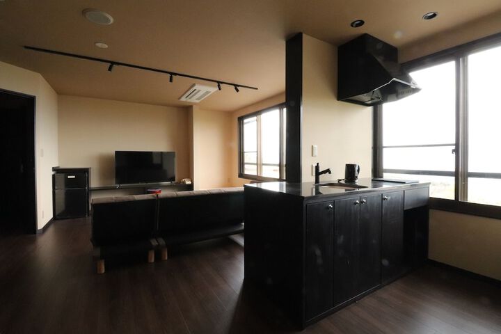 Room 16 of 107