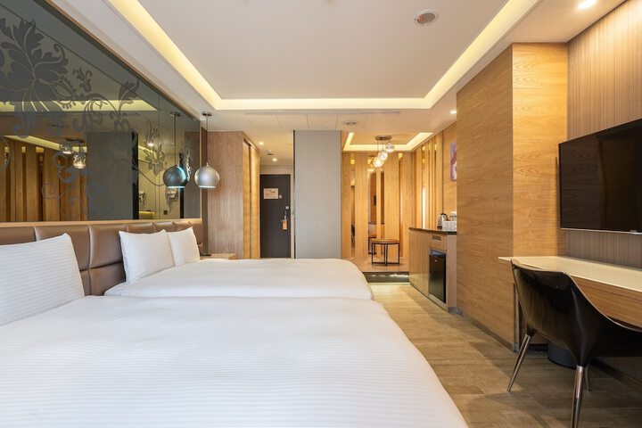 Room 40 of 126