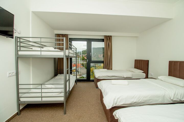 Room 4 of 31