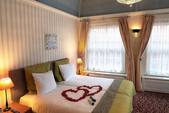 Room 42 of 105