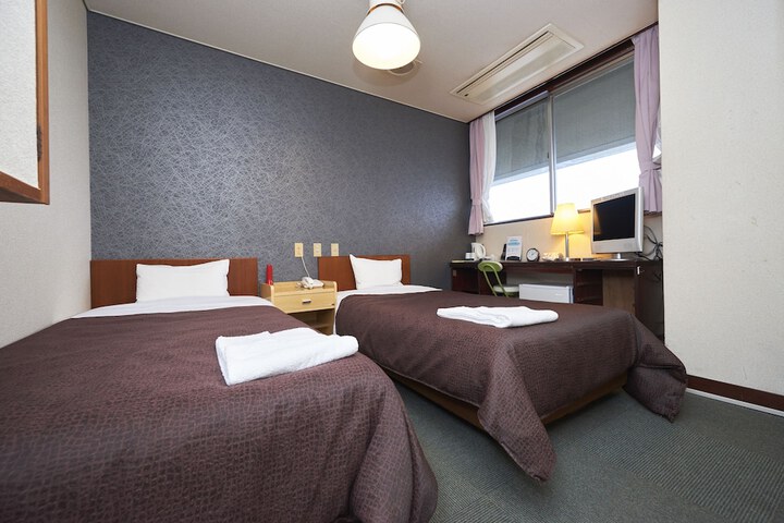 Room 9 of 30