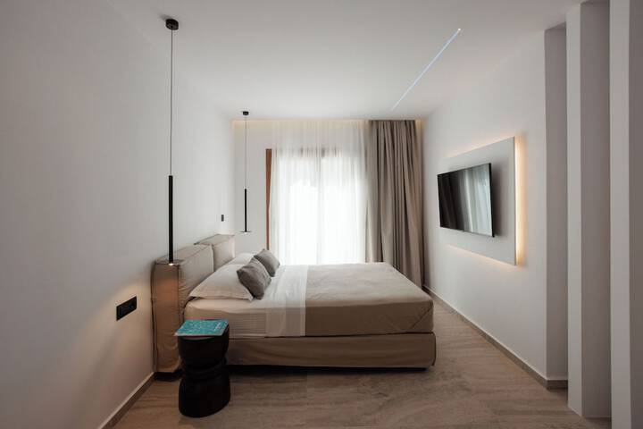 Room 32 of 68
