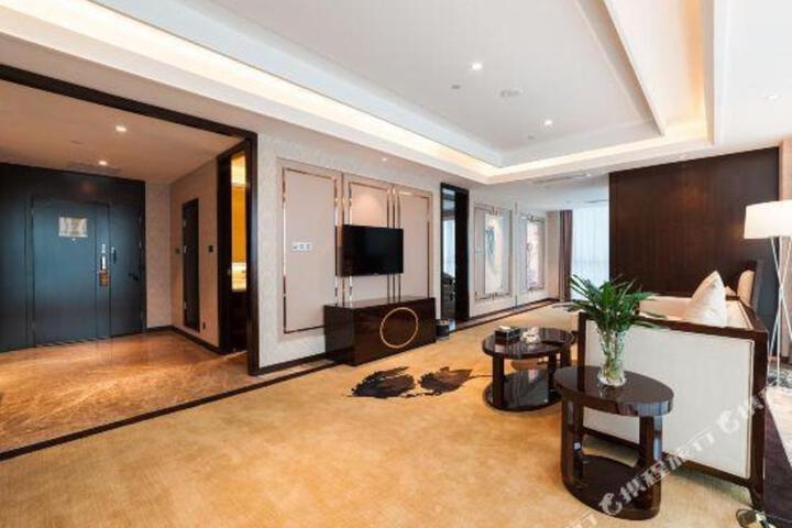 Neijiang International Hotel (Wanda E-commerce Center)