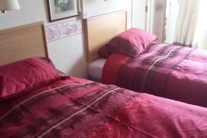 Room 5 of 11