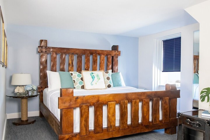 Room 6 of 146
