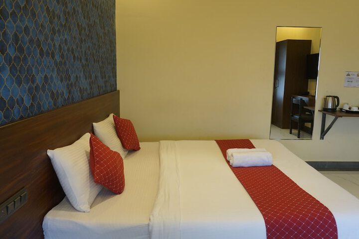 Room 9 of 128