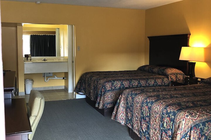 Room 4 of 34