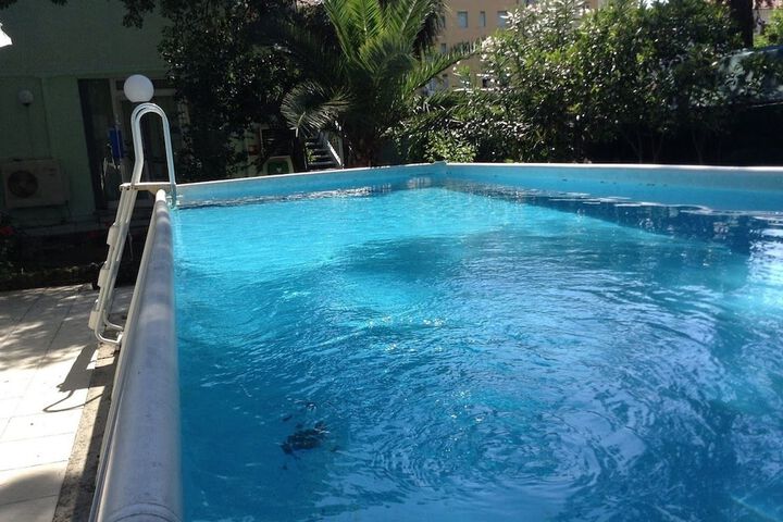 Pool 33 of 65
