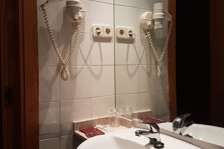Room 49 of 69