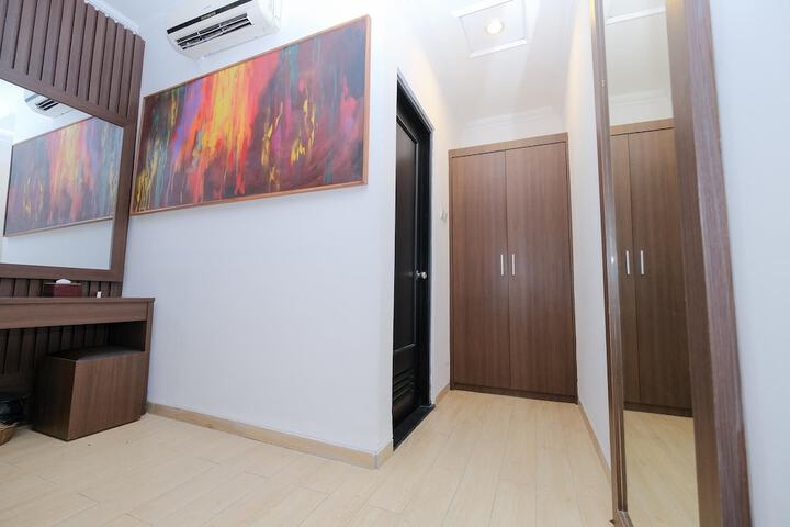 Room 30 of 74