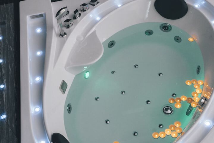 Hot Tub 13 of 17