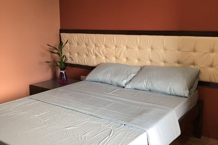 Room 4 of 20