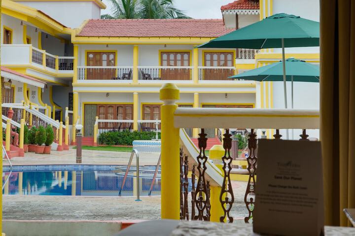 Hotel with Pool