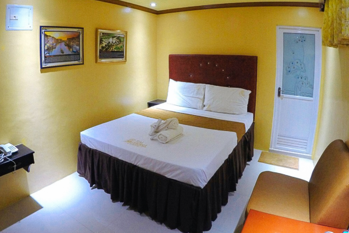Image of RedDoorz Plus at Taj Hotel Tuguegarao