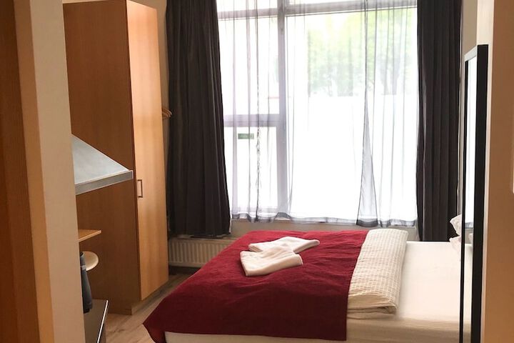 Room 19 of 76