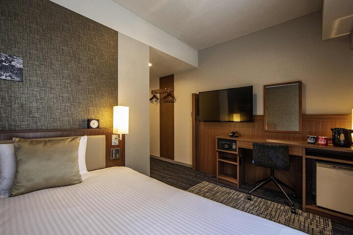 Room 28 of 55