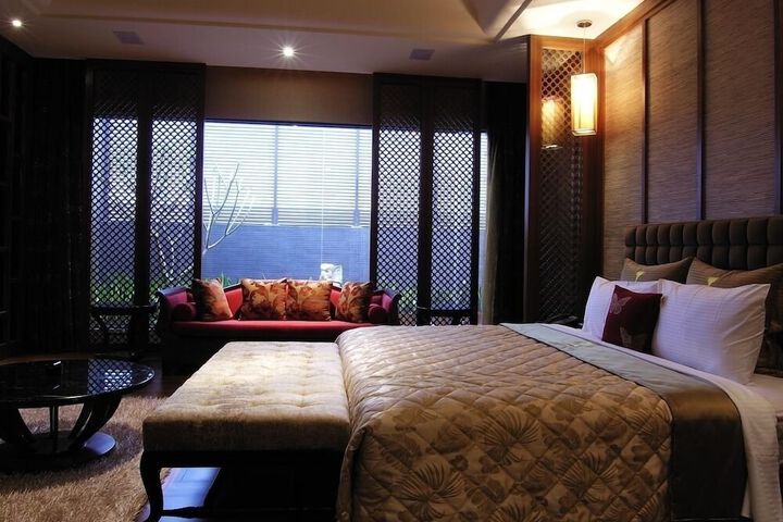 Room 37 of 100